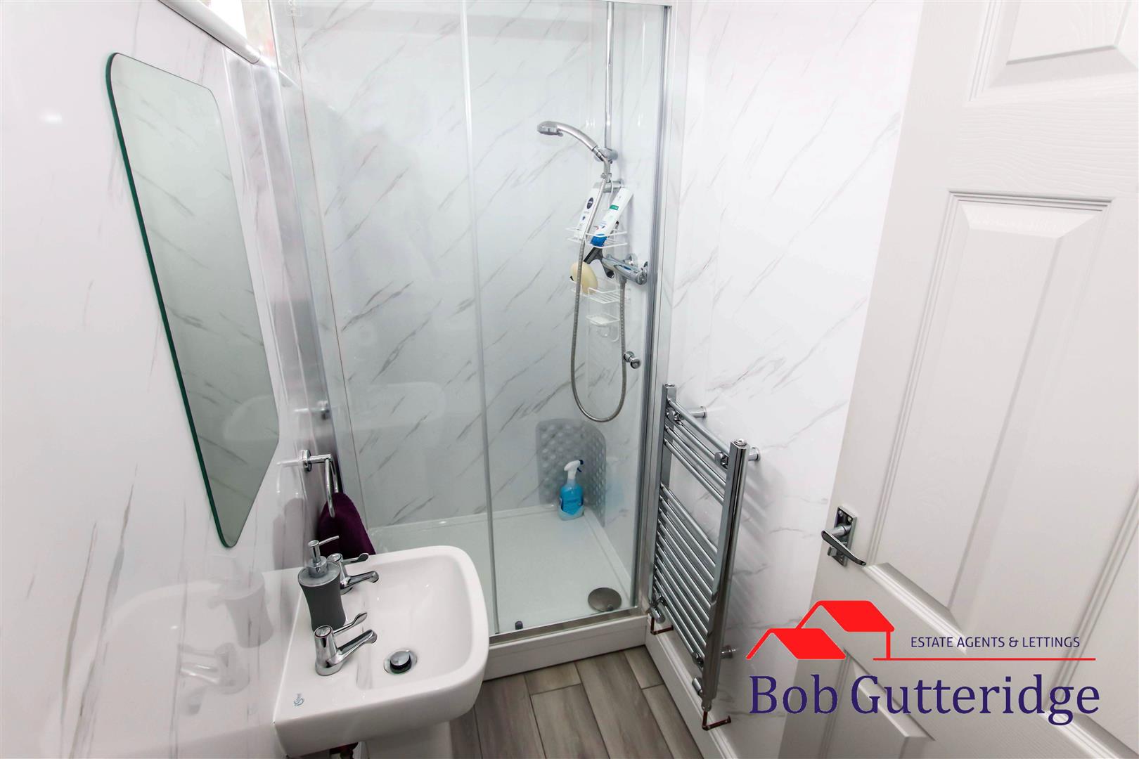 GROUND FLOOR SHOWER ROOM